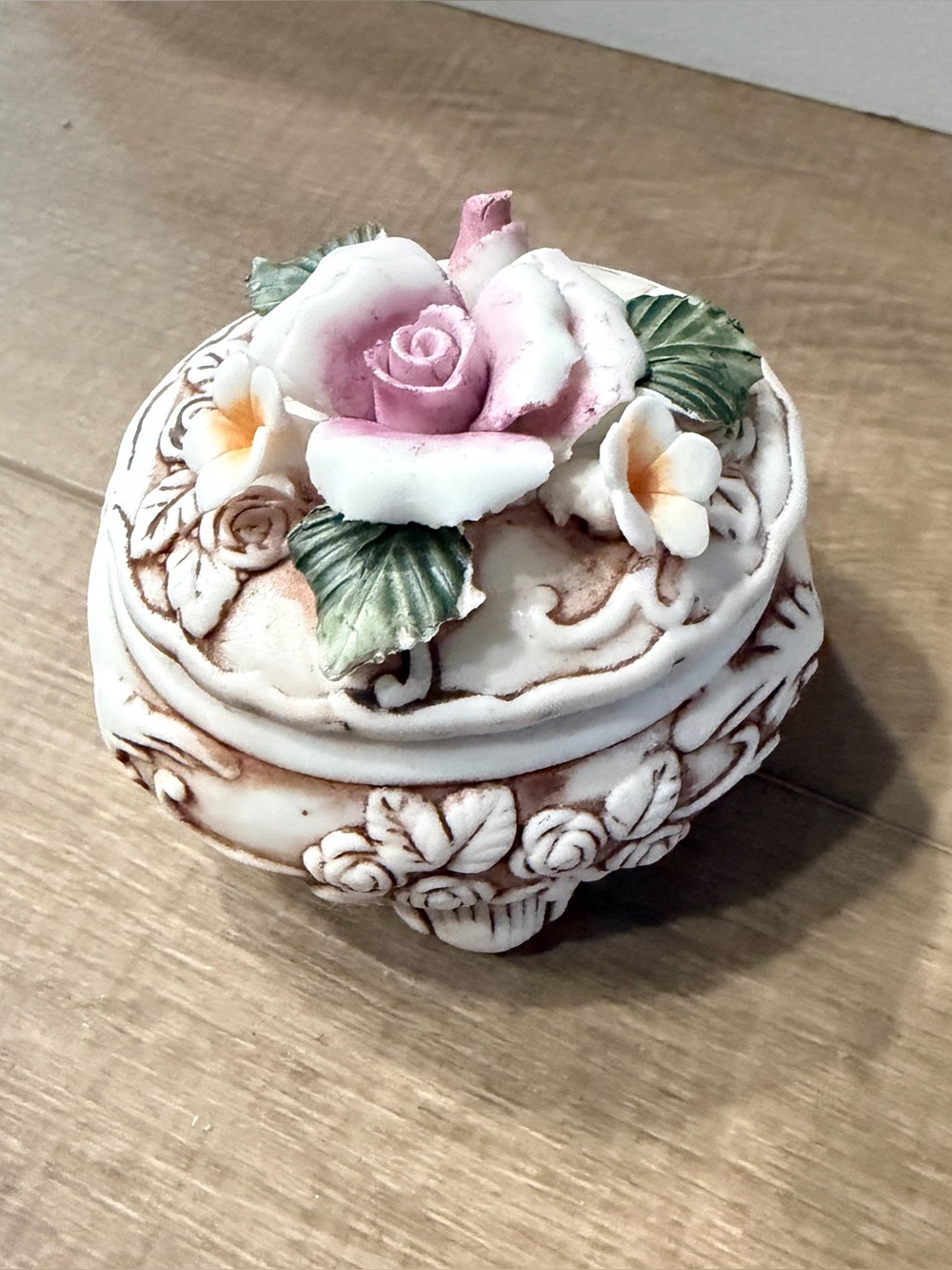 Vintage Capodimonte Ceramic Oval Trinket Jewelry Box Rose Intricate Lid Footed